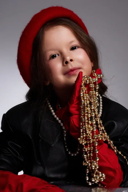 Girls in red by Gorbunova Alina — FORD Magazine editorial